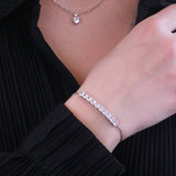 Parure Crystal Mia (1 collier + 1 pendentif + 1 bracelet + 2 boucles d'oreilles) ornée de Zircon Autrichien de très haute qualité - Livraison Offerte