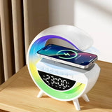 Station multimédia Bluetooth : Chargeur à induction pour smartphone + Horloge numérique + réveil avec écran LCD + mini enceinte avec 13 couleurs d’ambiance - Livraison offerte